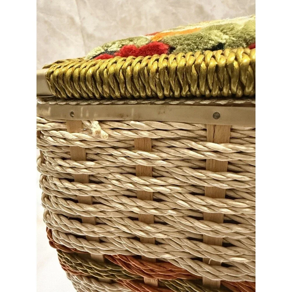 SINGER | Vintage Sewing Box • Super Unique design !